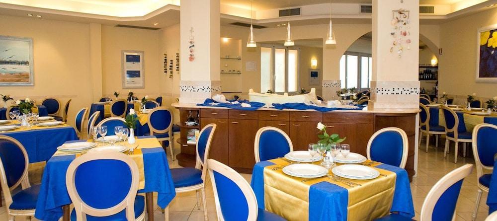 Hotel Bel Sit Алассио Экстерьер фото