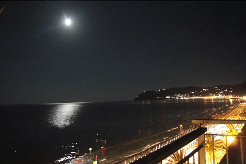 Hotel Bel Sit Алассио Экстерьер фото
