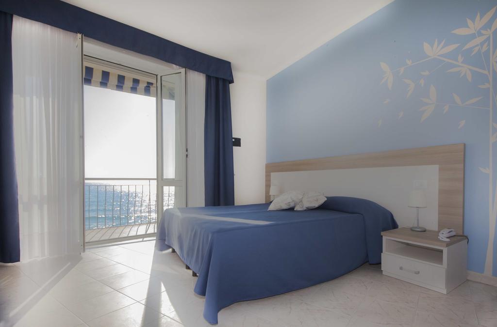 Hotel Bel Sit Алассио Номер фото