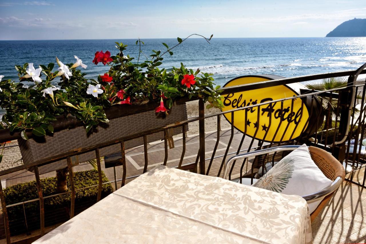 Hotel Bel Sit Алассио Экстерьер фото
